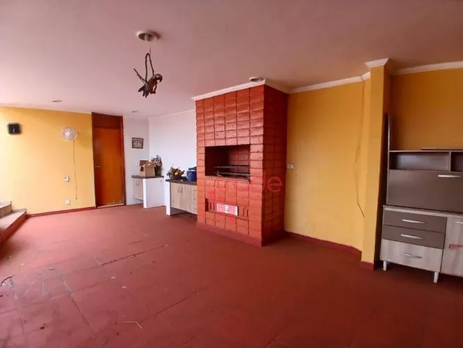 Casa à Venda de 04 Suítes na Ribeirânia em Ribeirão Preto com Piscina e Churrasqueira.