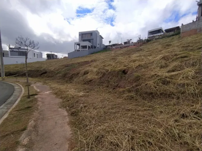 Lote duplo com 750 metros total no Condomínio Estrela Alta em Juiz de Fora