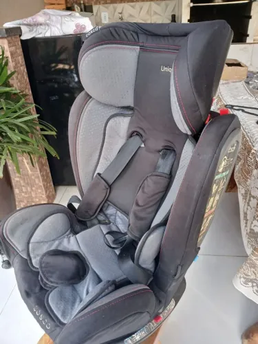Cadeirinha infantil para automóvel