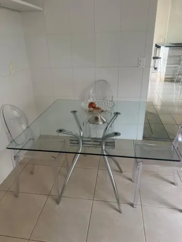 Venda de móveis, motivo: mudança.