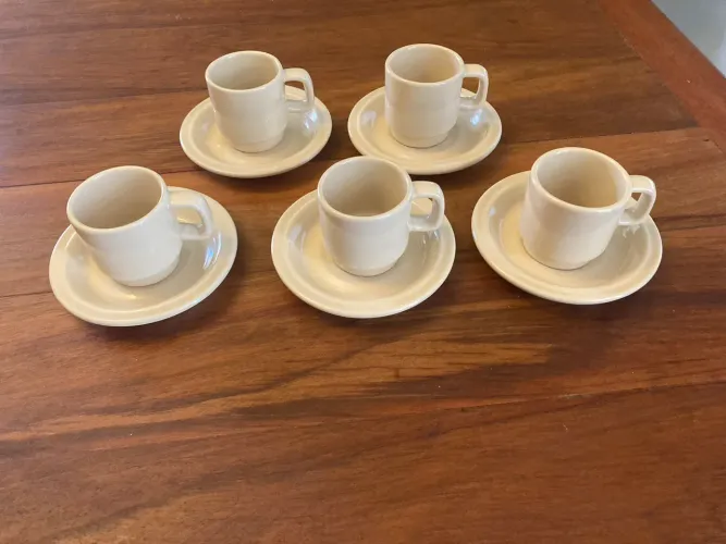 Kit 5 xícaras minimalistas