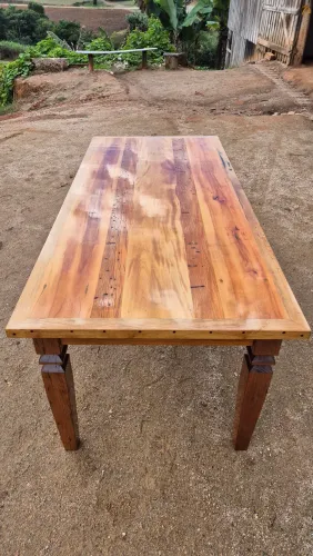 Mesa de alto padrão para 8 pessoas