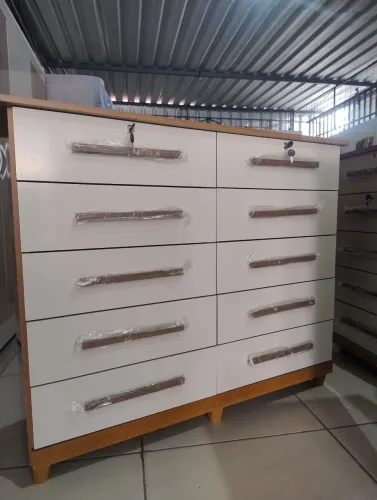 CÔMODA 10 GAVETAS.