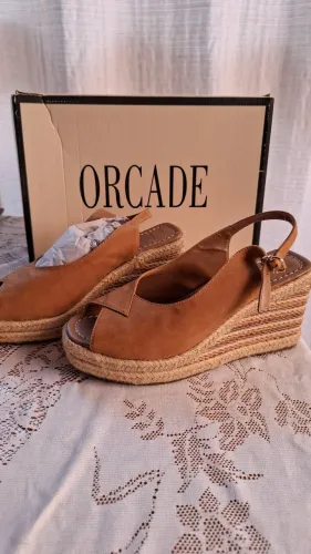 Sandália Orcade Anabela Espadrille em Couro - Nova (Nunca Usada)