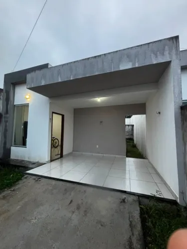 EXCELENTE OPORTUNIDADE REPASSE DE CASA MÉDIO PADRÃO COM UMA SUÍTE POR APENAS 38MIL
