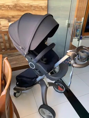 Carrinho de bebê americano