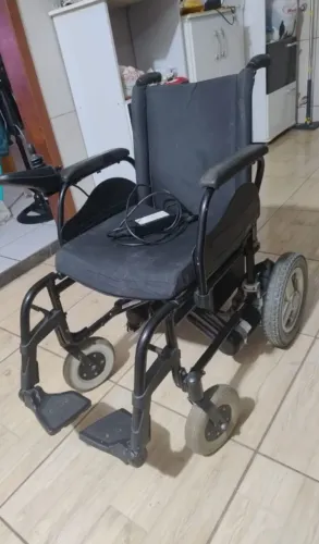 Cadeira de rodas motorizada