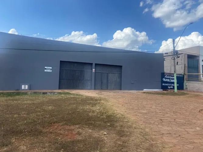 Galpao 700m2, em frente ao Dia-a-Dia Paranoá .