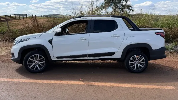 Fiat Strada Volcano 1.3 Flex 8V CD 2023