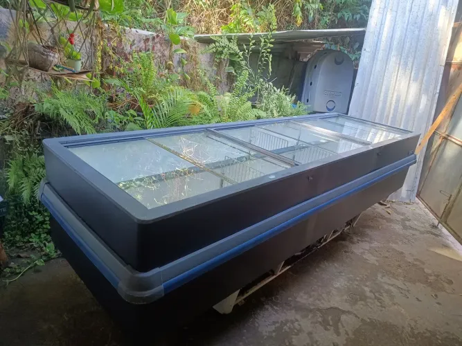 Ilha para congelados 