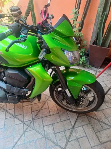 Lindíssima Naked Esportiva