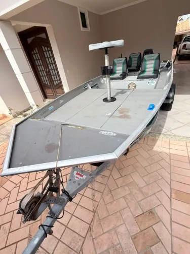 Barco Levefort Sabre Laguna
