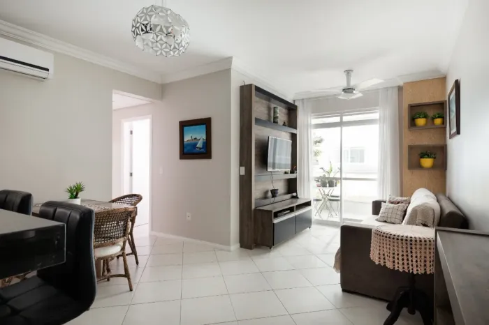 Apartamento de 75 m² com 3 quartos sendo 1 suíte nos Ingleses do Rio Vermelho