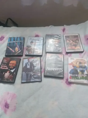 Vendo 8 DVDs