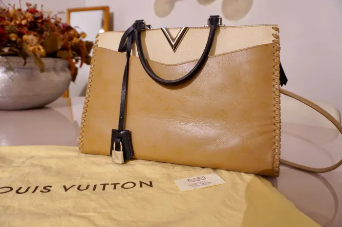 Bolsa Louis Vuitton Very Zipped Monogram - original