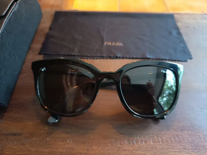 Óculos Prada original preto gatinho