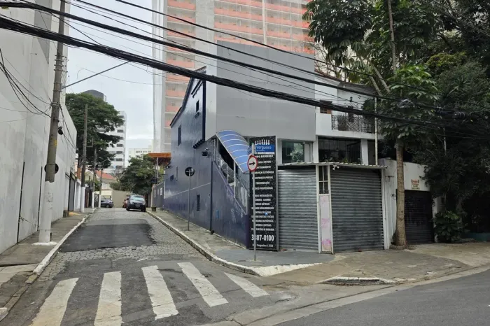 Casa comercial para venda em Vila Mariana, 240m²