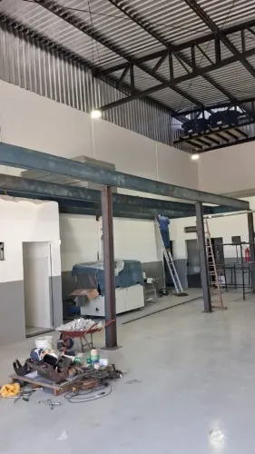 Mezanino industrial