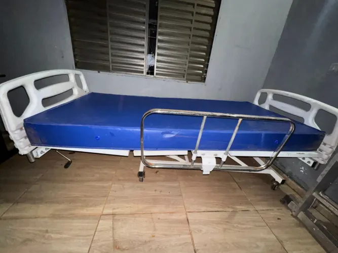 Vendo cama hospitalar
