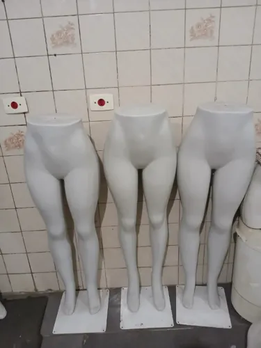 3 Manequins meio corpo - pernas