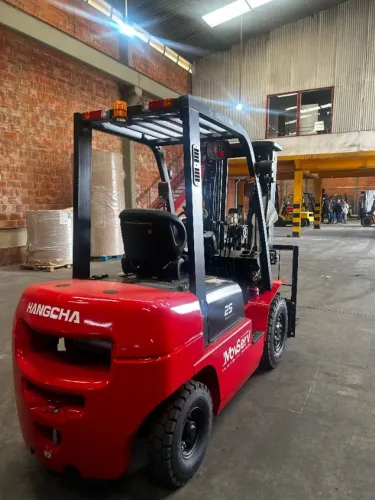 Empilhadeira Diesel Hangcha - 2,5 toneladas - 4,5 metros - Triplex