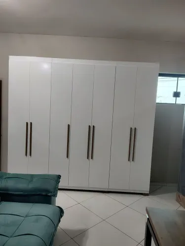 Roupeiro novo diplomata branco