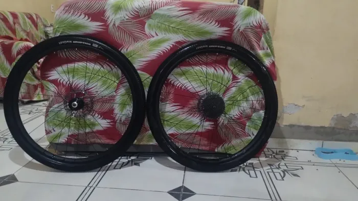 Vende-se jogo de rodas completos de Bike aro 29