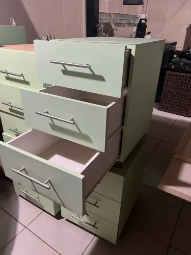 Criado mudo para escritório, ou quartos.