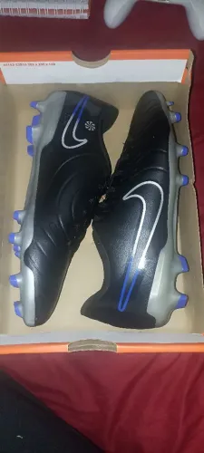 Chuteira de Campo Nike Legend 10 Club Tamanho 39