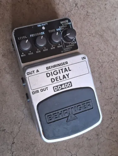 Pedal Behringer Digital Delay Dd400 Estilo Boss Dd3