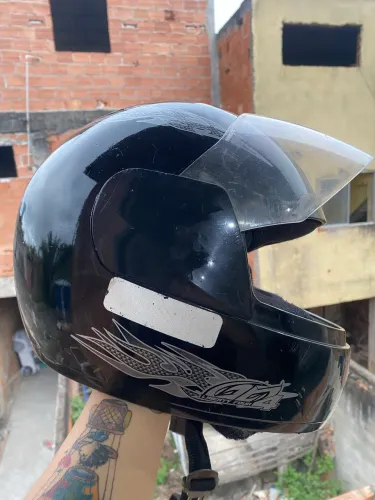 Capacete número 56