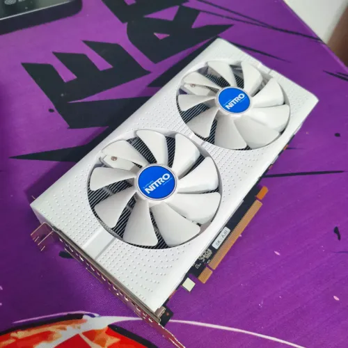 Placa de vídeo RX 580 8gb Gddr5 <br>Funcionando perfeitamente.<br><br>Passo cartão, faço envio.