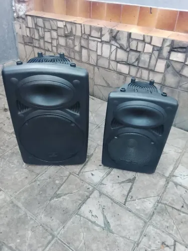 Par caixas passivas no mole