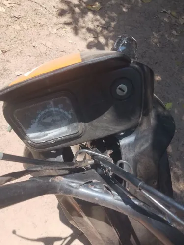 Moto usada em perfeito estado só troca a capa do banco pneus todos zeros chama aceitamos