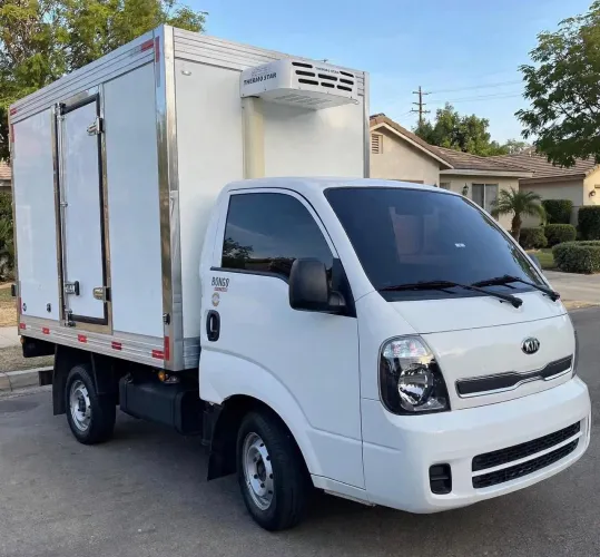 Kia bongo k2500/baú refrigerado/2022
