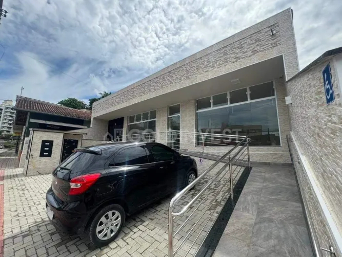 Sala comercial com 70m² no bairro São Luiz!!!