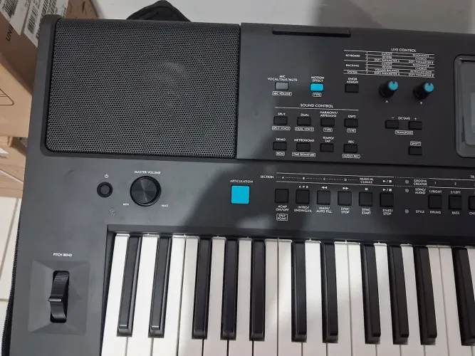 Teclado Yamaha PSR E473