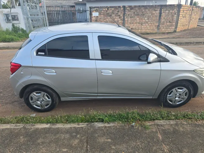 Chevrolet Onix Hatch LT 1.0 8V Flex Power Mec. 4P 2014