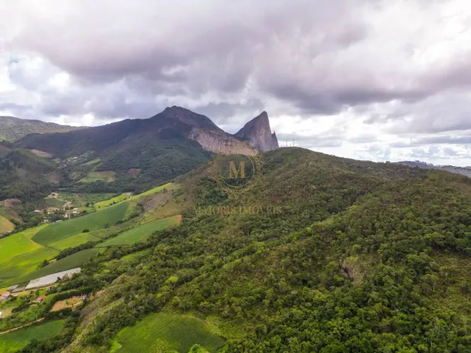 Terreno em Pedra Azul, com cascata e linda topografia
