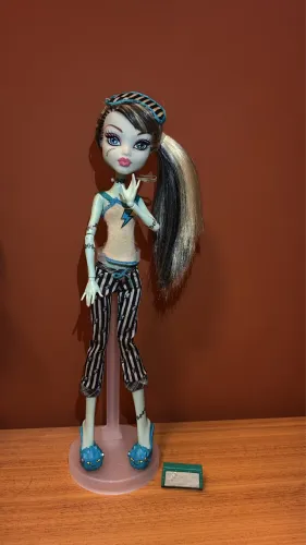Frankie Dead Tired - Monster High