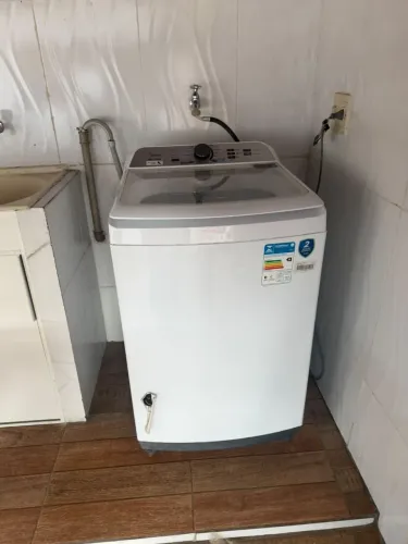 Máquina de lavar roupa MIDEA