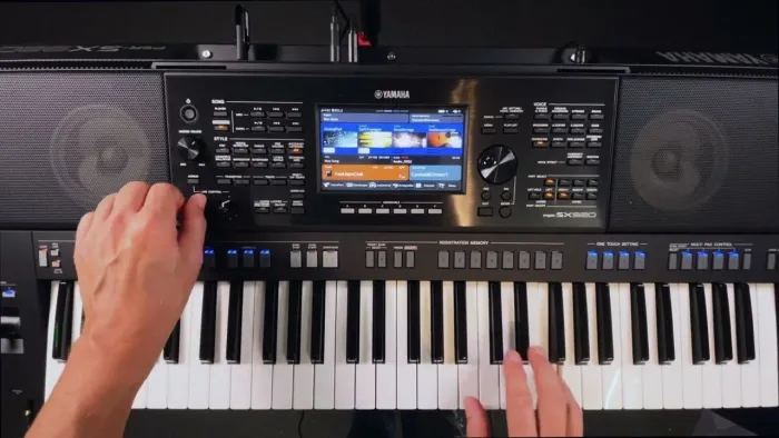 YAMAHA PSR SX720 NOVO LACRADO 1 ANO DE GARANTIA E NF