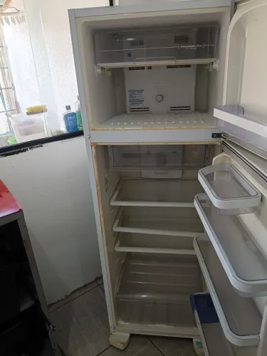 Geladeira Electrolux Frost Free DF36A - 310 Litros