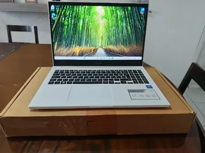 Notebook Samsung NOVO- Book E20 - Sem uso mostruário de loja