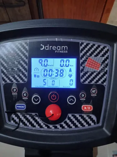 Esteira elétrica Dream Fitness Concept 2.5 seminova