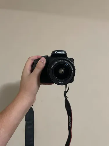 Câmera DSLR Canon EOS Rebel T100