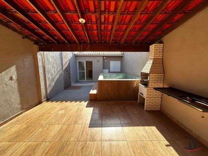 Casa à Venda no Condomínio Moradas Uberaba | 3 Quartos | Piscina | Área Gourmet com Churra