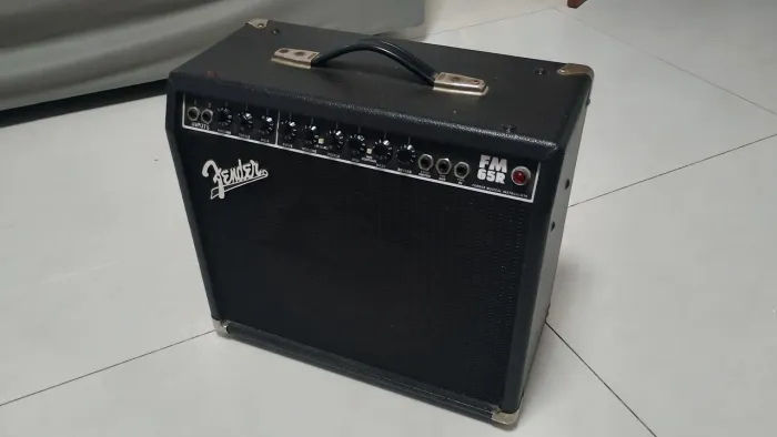 Vendo Amplificador Fender FM65R