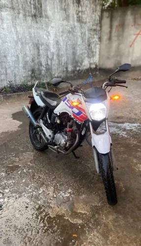 Titan 150 2015, leia a descrição