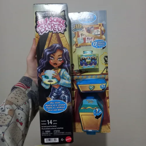 Boneca Monster High Cleo de Nile Self-Scare Secrets lacrada